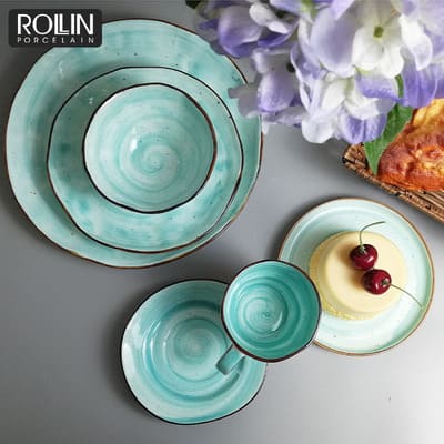 Blue dinner plates and bowl